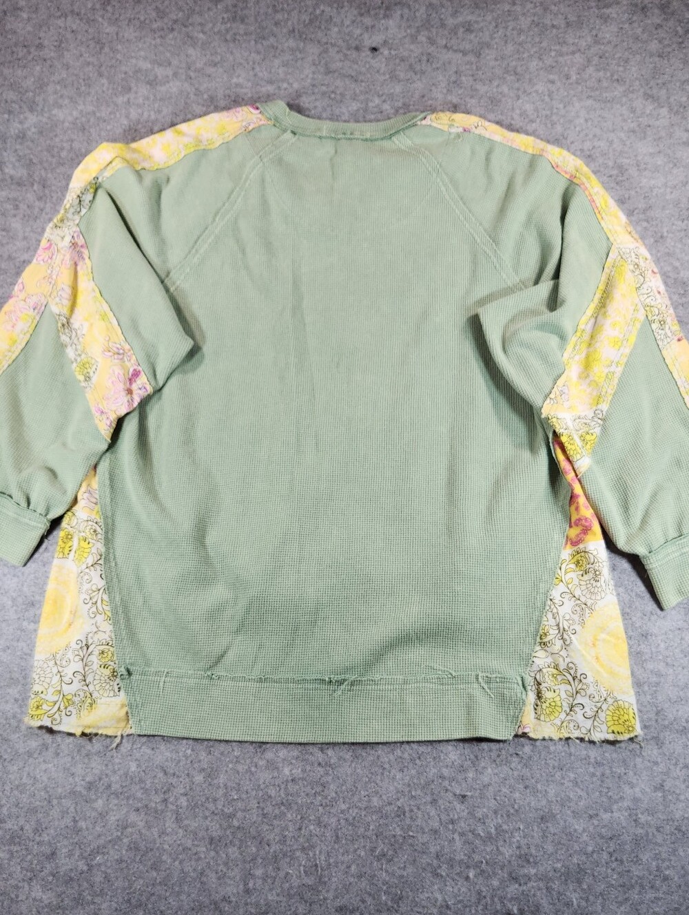 Blue Velvet Sage Green Crewneck Sweater with Yellow Floral Trim Oversized Large - Picture 3 of 8